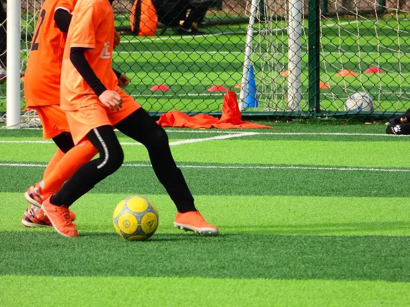 孩子不愿和家长沟通，这事儿可愁坏不少家长。其实孩子拒绝沟通，原因有好几种。可能是