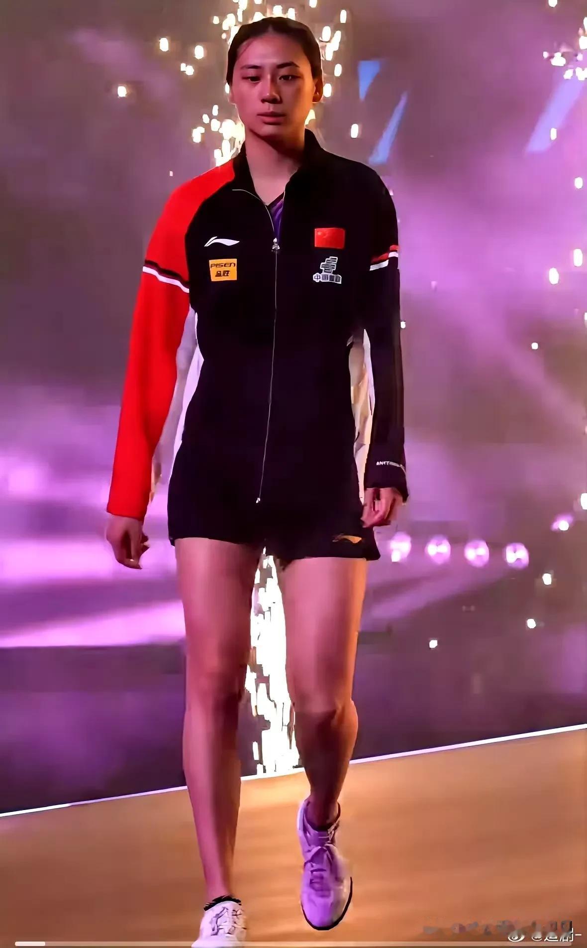 王励勤眼光不错啊！一上任就发现了陈熠这个好苗子！

04年出生的她，现在正是当打