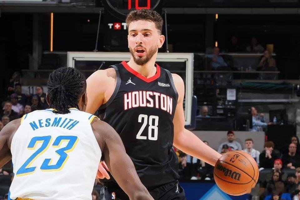 NBA常规赛火箭将在客场挑战步行者。杜兰特因左脚踝扭伤缺席比赛。今日赛前，火箭主