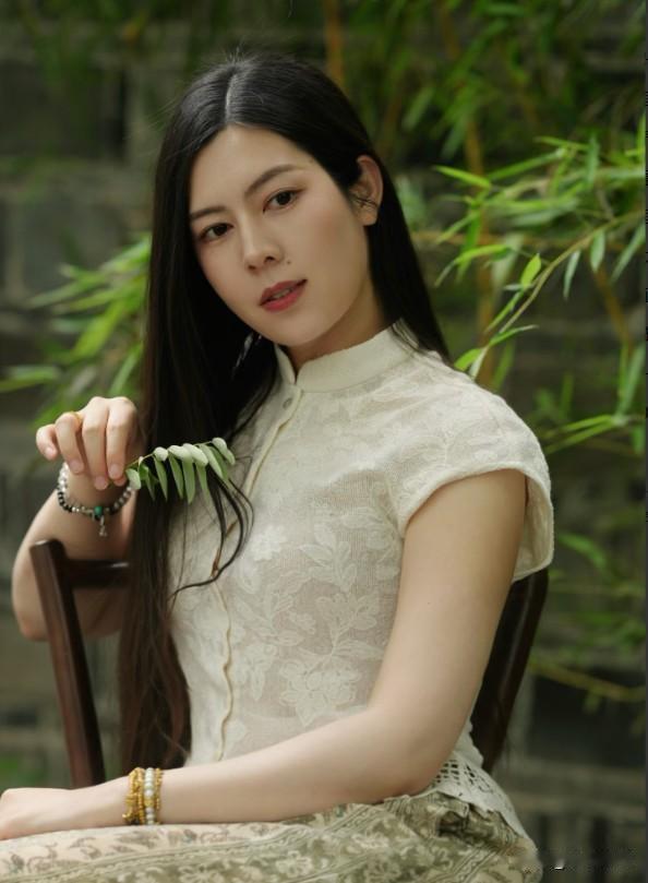 我怀疑过唐香玉是为了博同情，
也怀疑过唐香玉是为了蹭热度，
但我万万没想到的是，