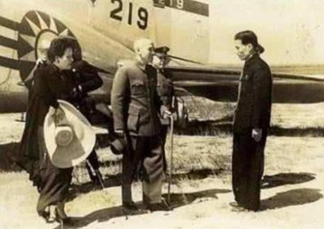 蒋介石晚年曾言：“我之所以会失去江山，罪魁祸首只有一个人。”自1949年败逃台湾