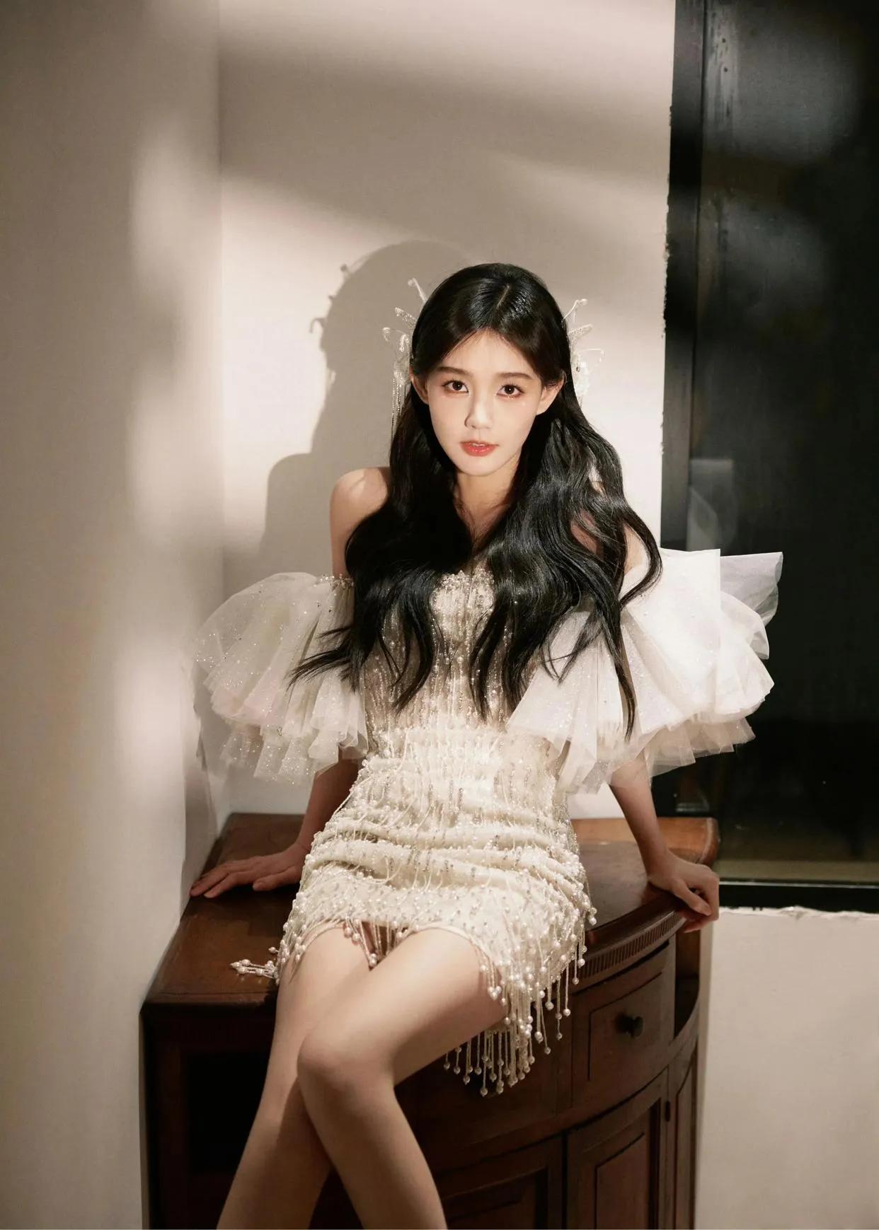 李一桐这妥妥是小仙女一枚呀，不接受任何反驳！