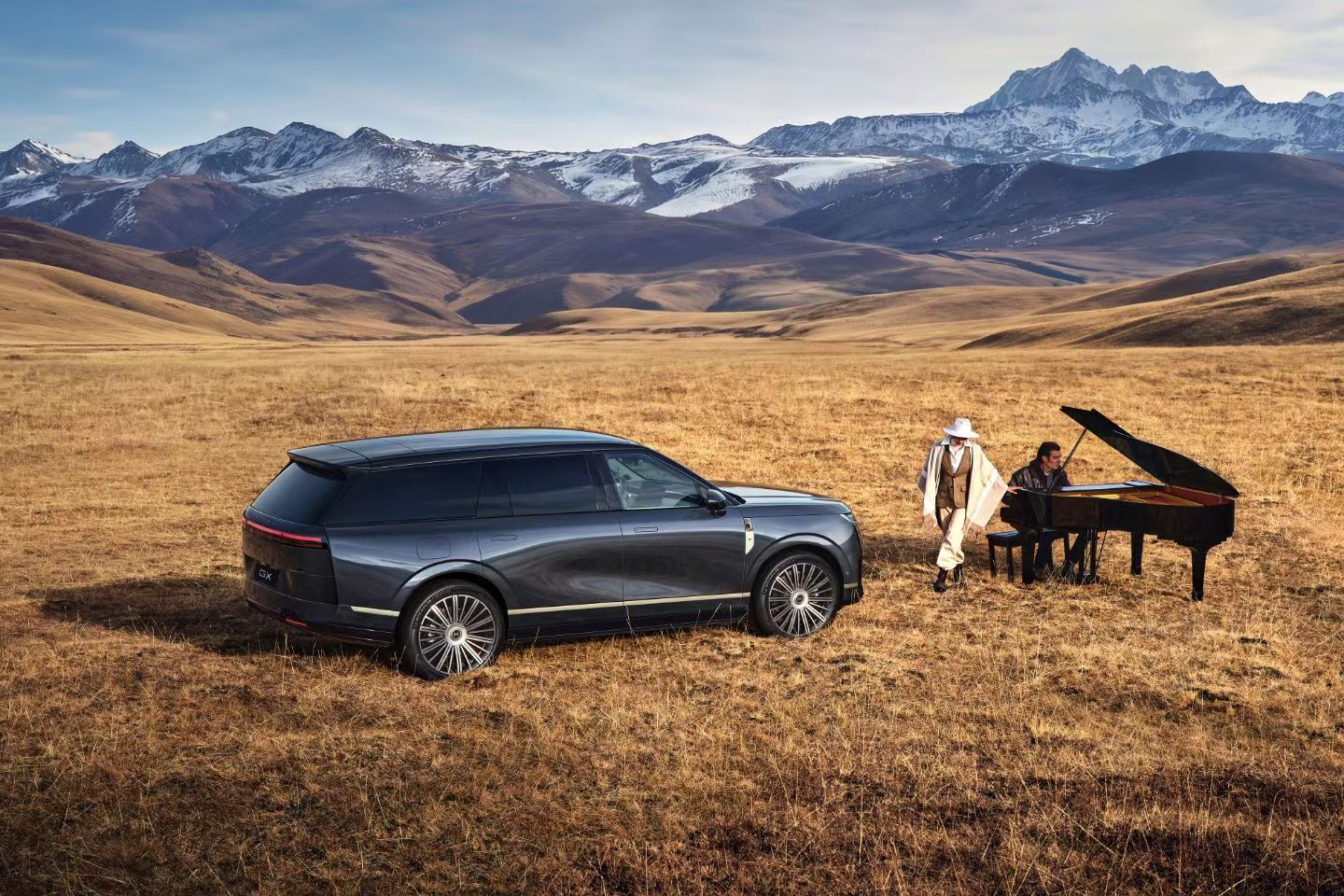 小鹏2026首款全新旗舰GX正式官宣，定位大六座SUV，也是小鹏迄今为止的技术集