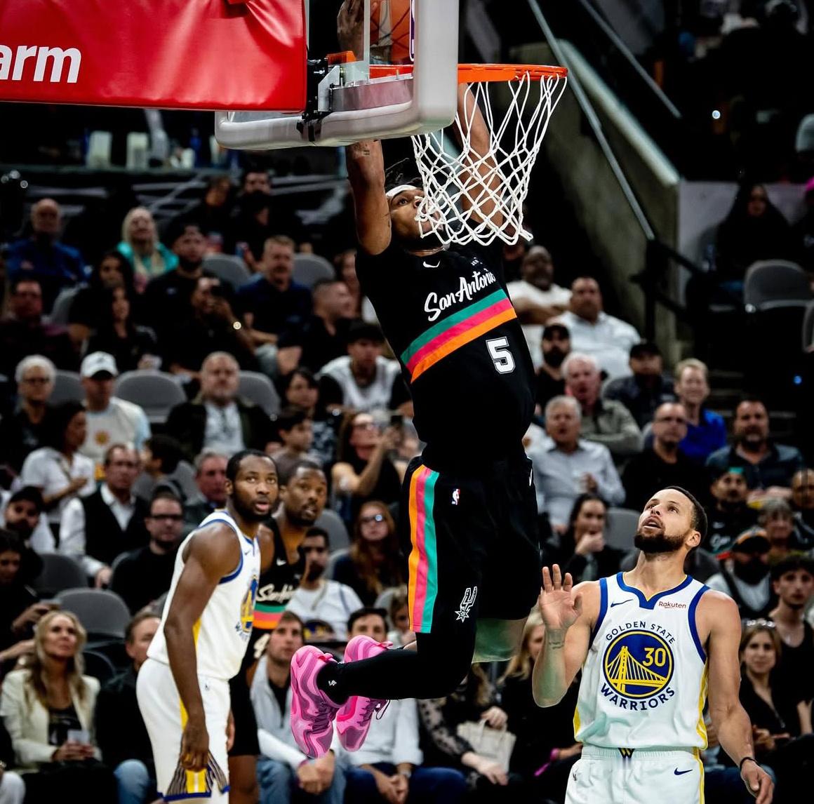 🔥卡斯尔近8战场均19.6分6板9助2.1断，投篮命中率48.6%今日对阵勇士