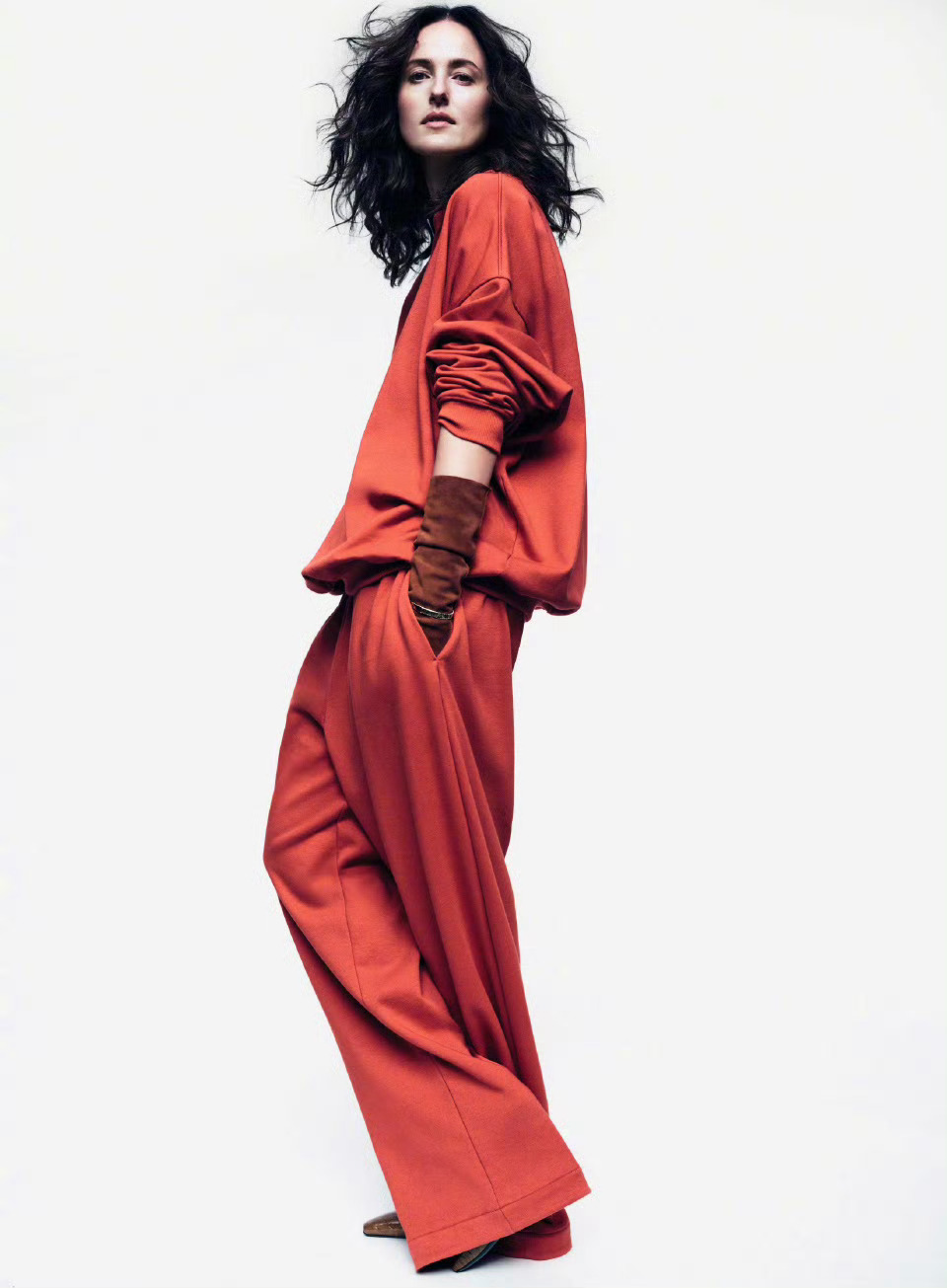 雷娜特·赖因斯夫(《情感价值》)《ELLE》杂志美国版新写真 