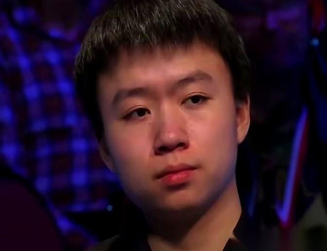 江俊这场球，简直是自己给自己挖了个坑，再亲手把自己埋了。
开局2:0，顺风顺水。