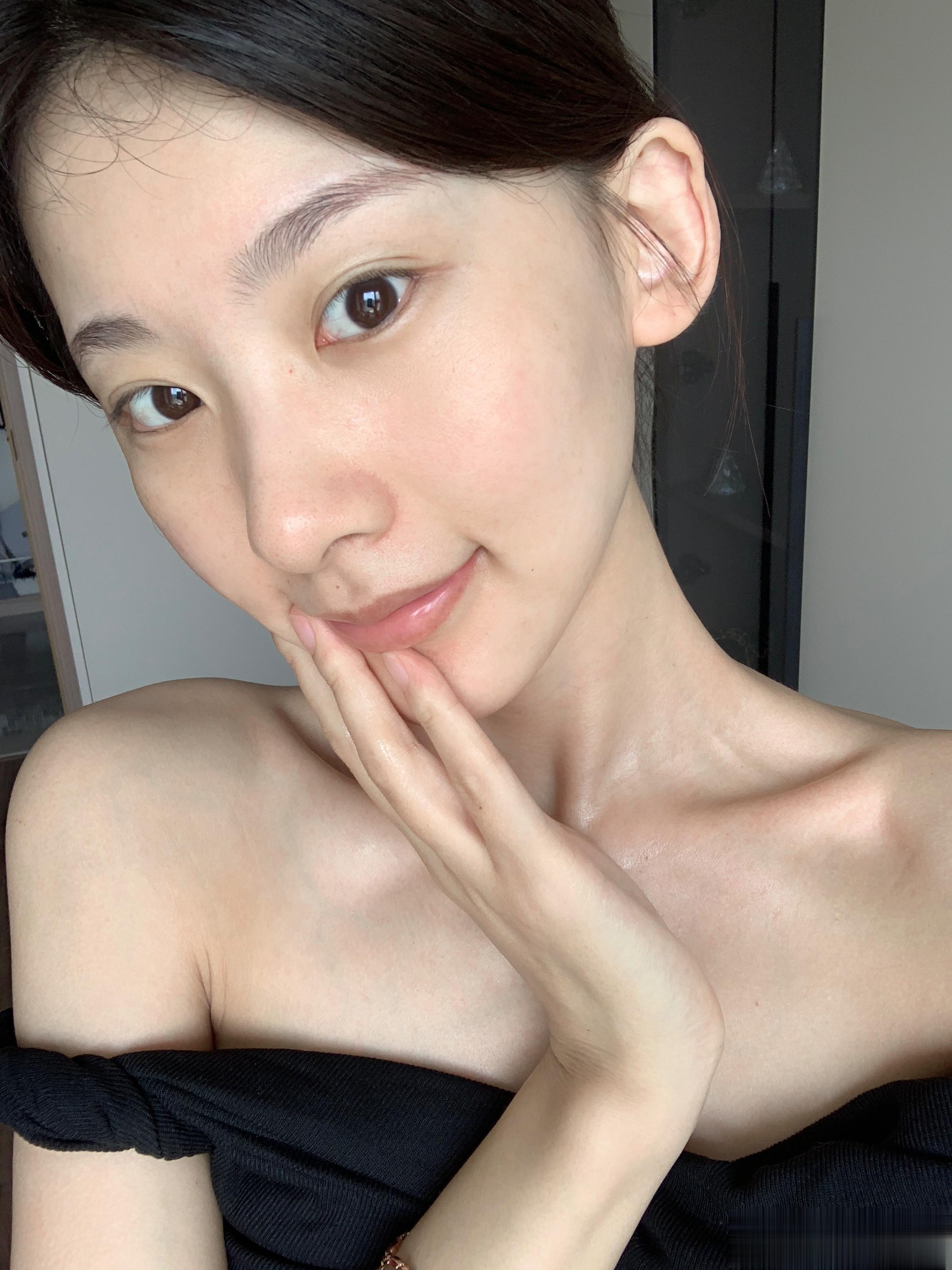 做好清洁的重要性啊 感觉今天皮肤嘎嘎干净 ​​​