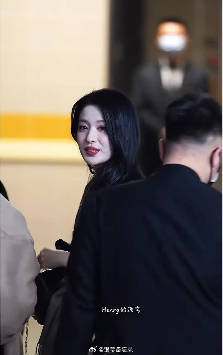 老🚤现身Dior女帝活动，粉丝直出生图来了，状态咋样？ 