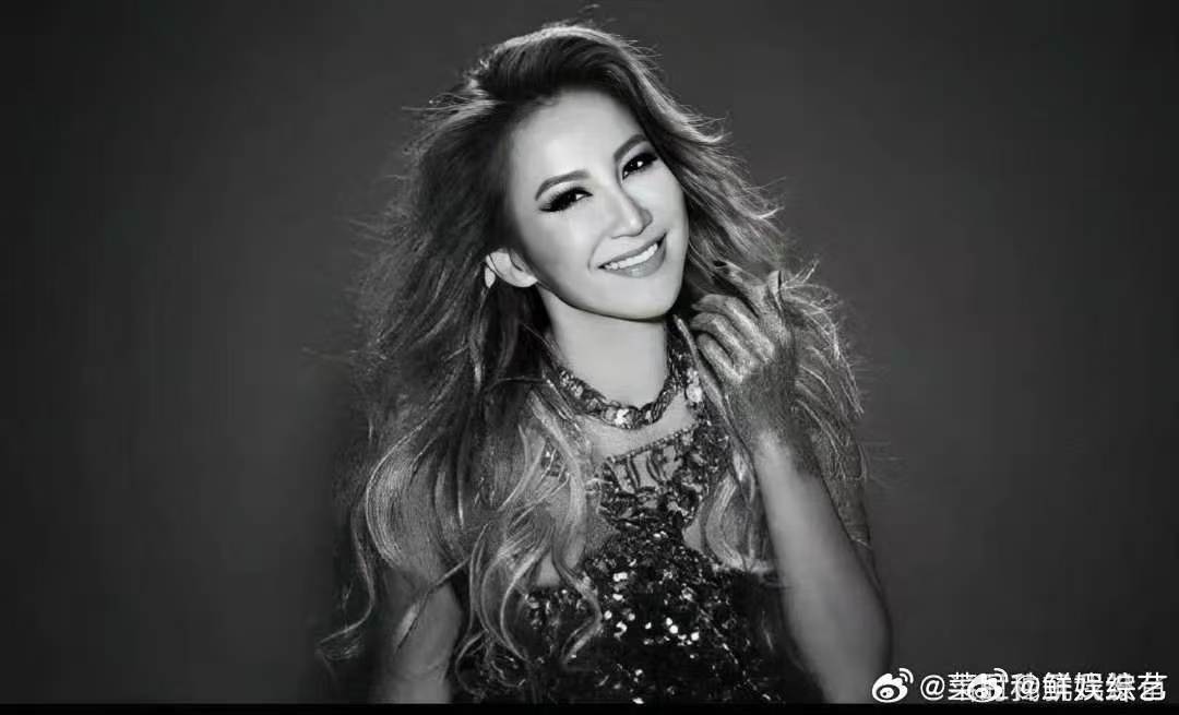 歌手直播歌手片头听到coco的声音闻声瞬间心生动容，实力唱腔经久不衰，永远怀念这