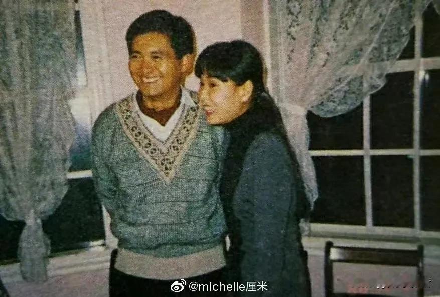 发哥旁边这位女士是谁？
猜猜！！