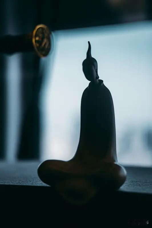 开悟=开瓢！ 开悟不是温吞水的知识积累，而是一场认知的核爆。它需要你彻底粉碎那个