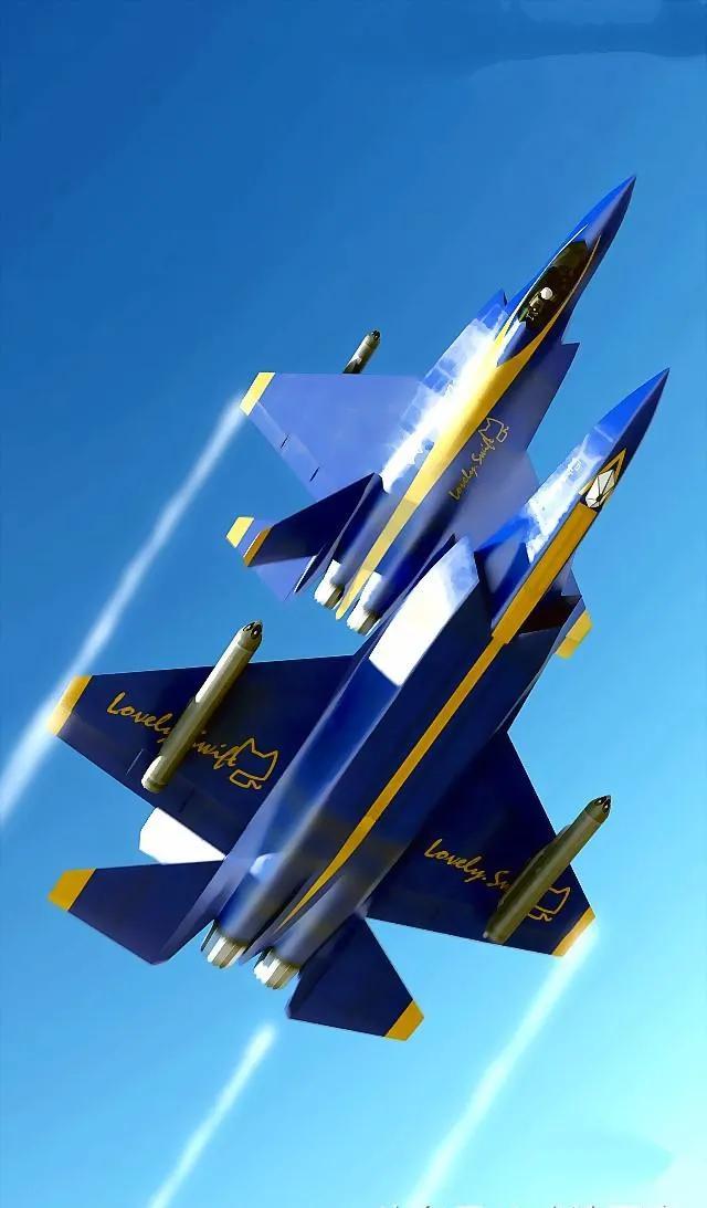 国庆三
长剑倚东风，鸣箫破碧空。
蛟龙巡墨海，鹰隼逐长虹。
一掌红旗下，八方朝拜