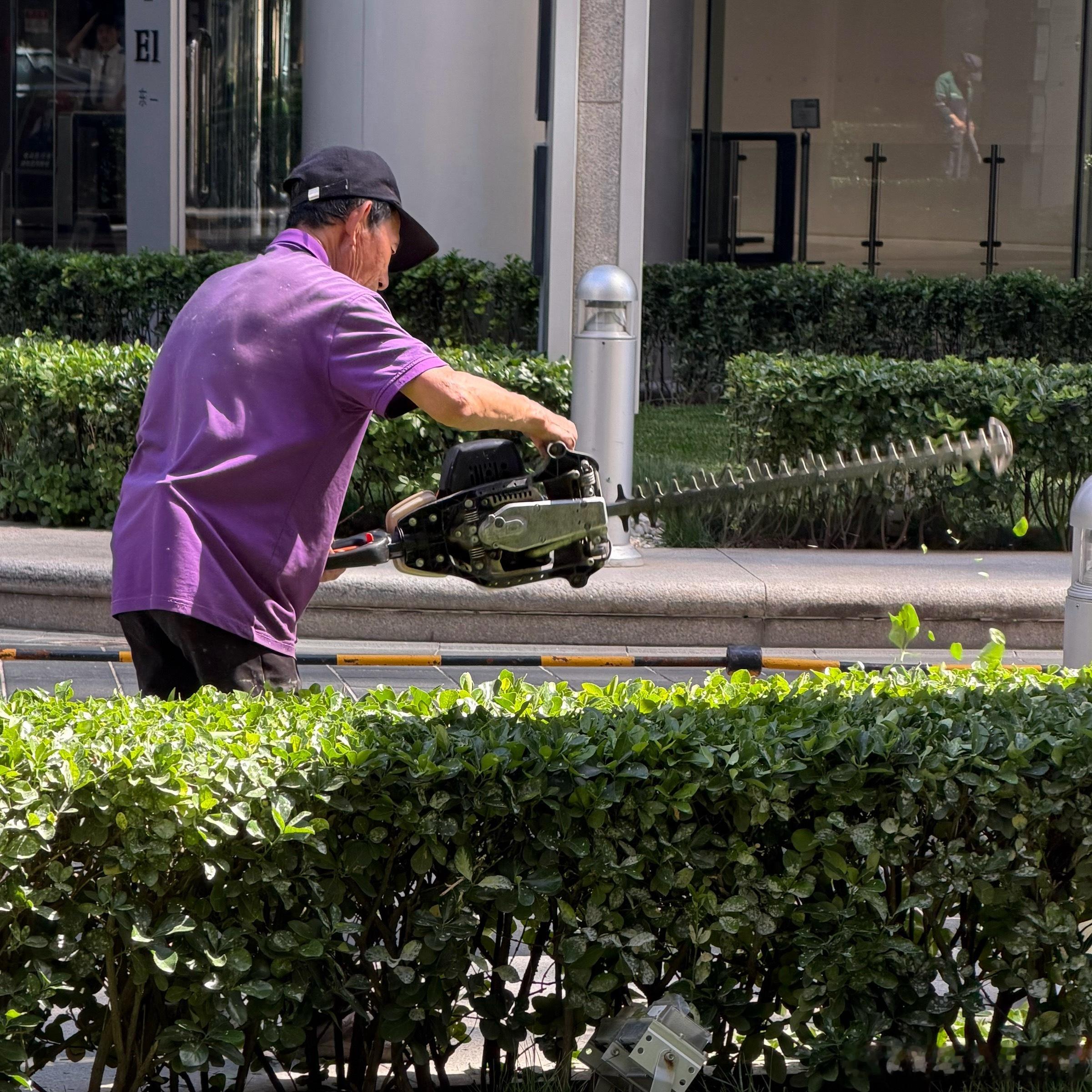 这个好玩末日僵尸题材里少说是件史诗级装备 