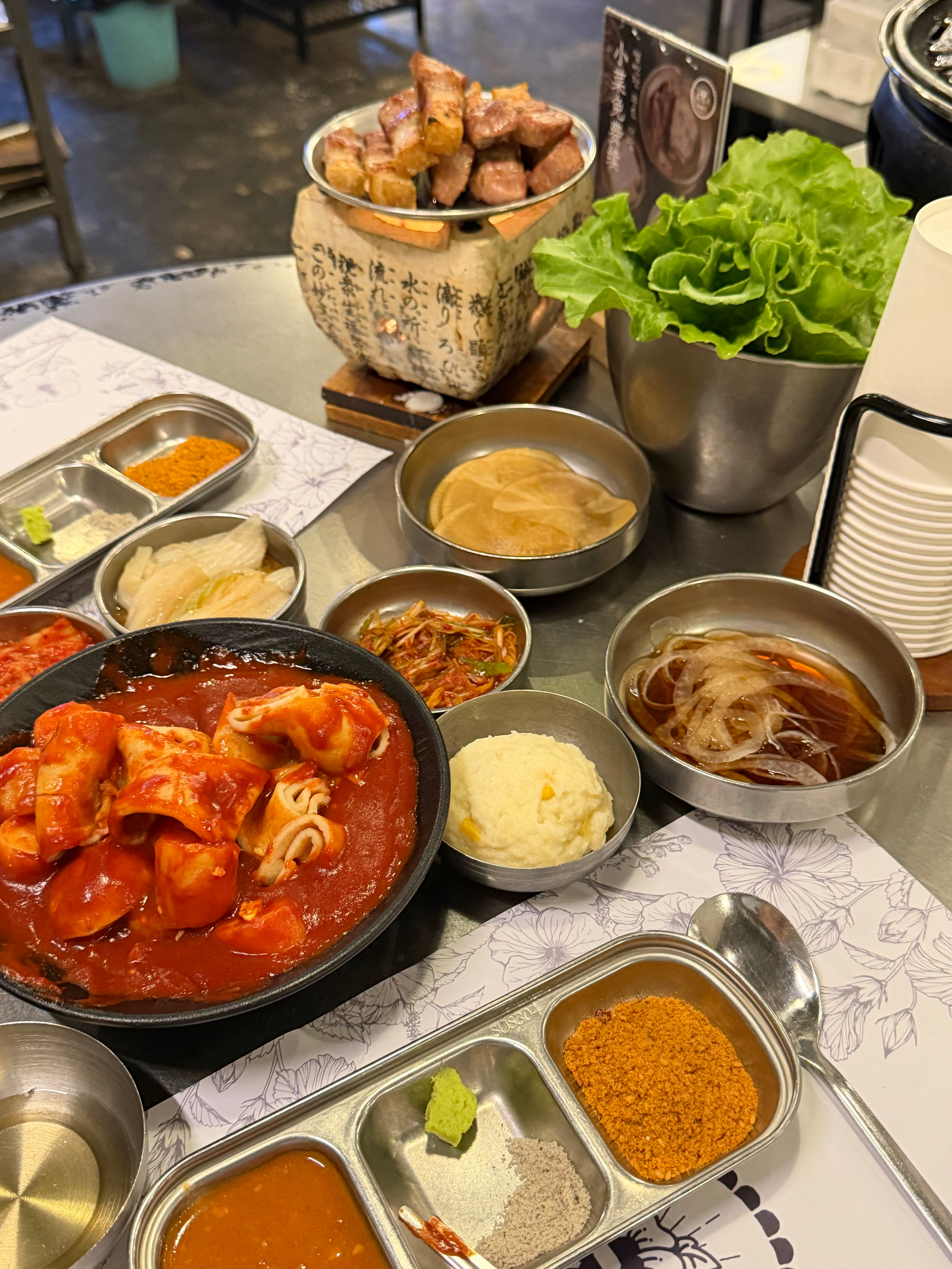 误闯天家之全是韩国人的烤肉店 一进去就是啊捏阿瑟哟～ 