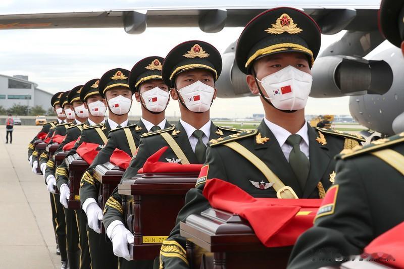 感恩之心，温暖常在。2025年，我最想对中国人民解放军说声“谢谢”，没有你们的枕