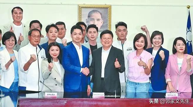 蓝营呼吁民众施压民进党当局  蒋万安卢秀燕登高一呼

致癌毒油风暴持续延烧，出事