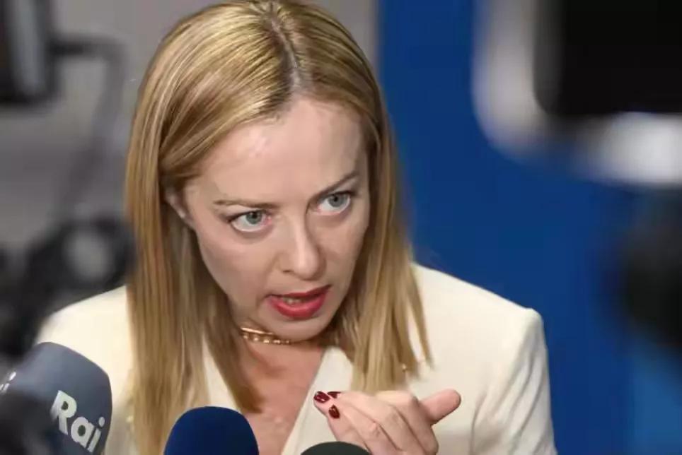 泽连斯基现在万万没想到，除了斯洛伐克总理菲佐，还有匈牙利总统欧尔班，不喜欢他，反