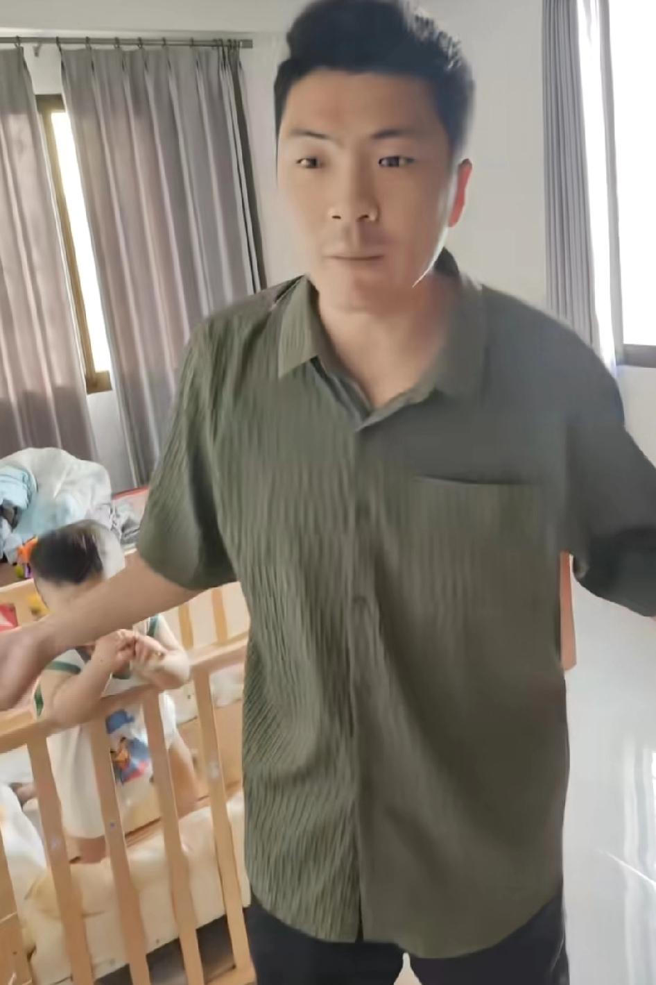 女婿丈母娘吵翻天！
男孩子说的非常有道理，两边父母是平等的，终于有个挺起腰杆做人