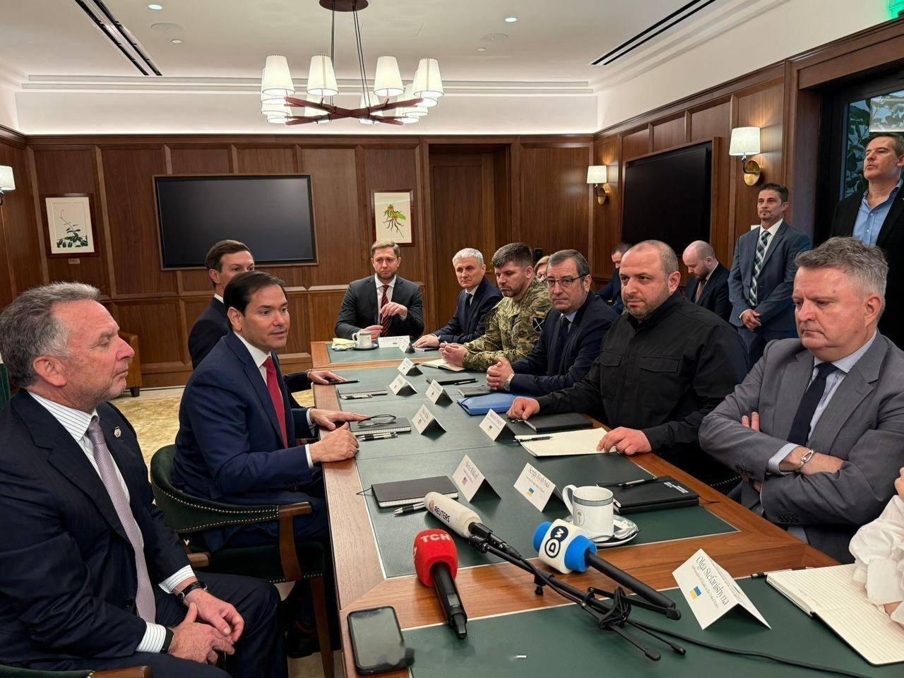 俄乌冲突最新进展 （12月1日）冲突情况：1. 俄方——①俄国防部：俄军夜间对乌