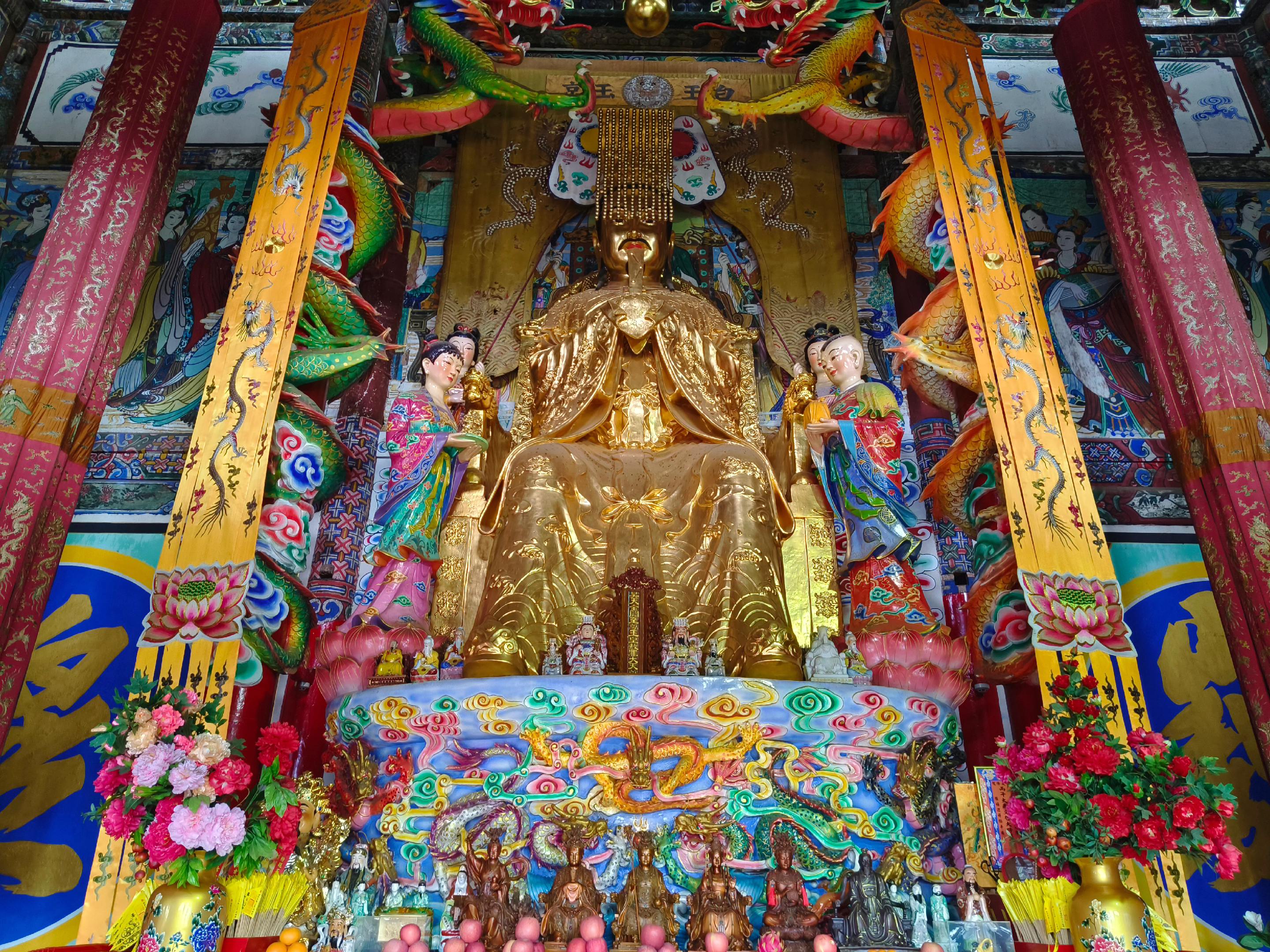 “金阙玄穹主，高上玉皇尊”