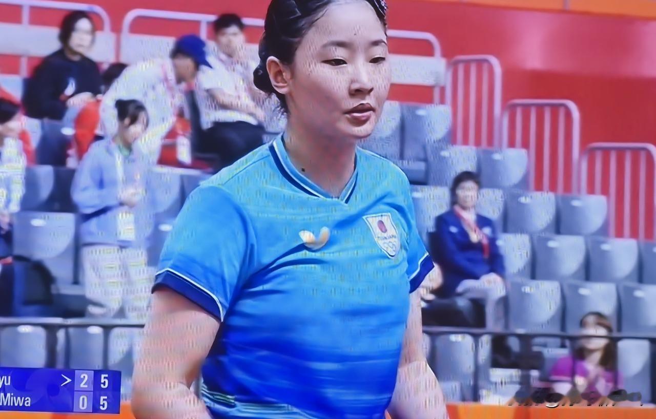 王曼昱 4:1 战胜张本美和挺进决赛！
第五局，王曼昱彻底爆发，9:1 领先。张