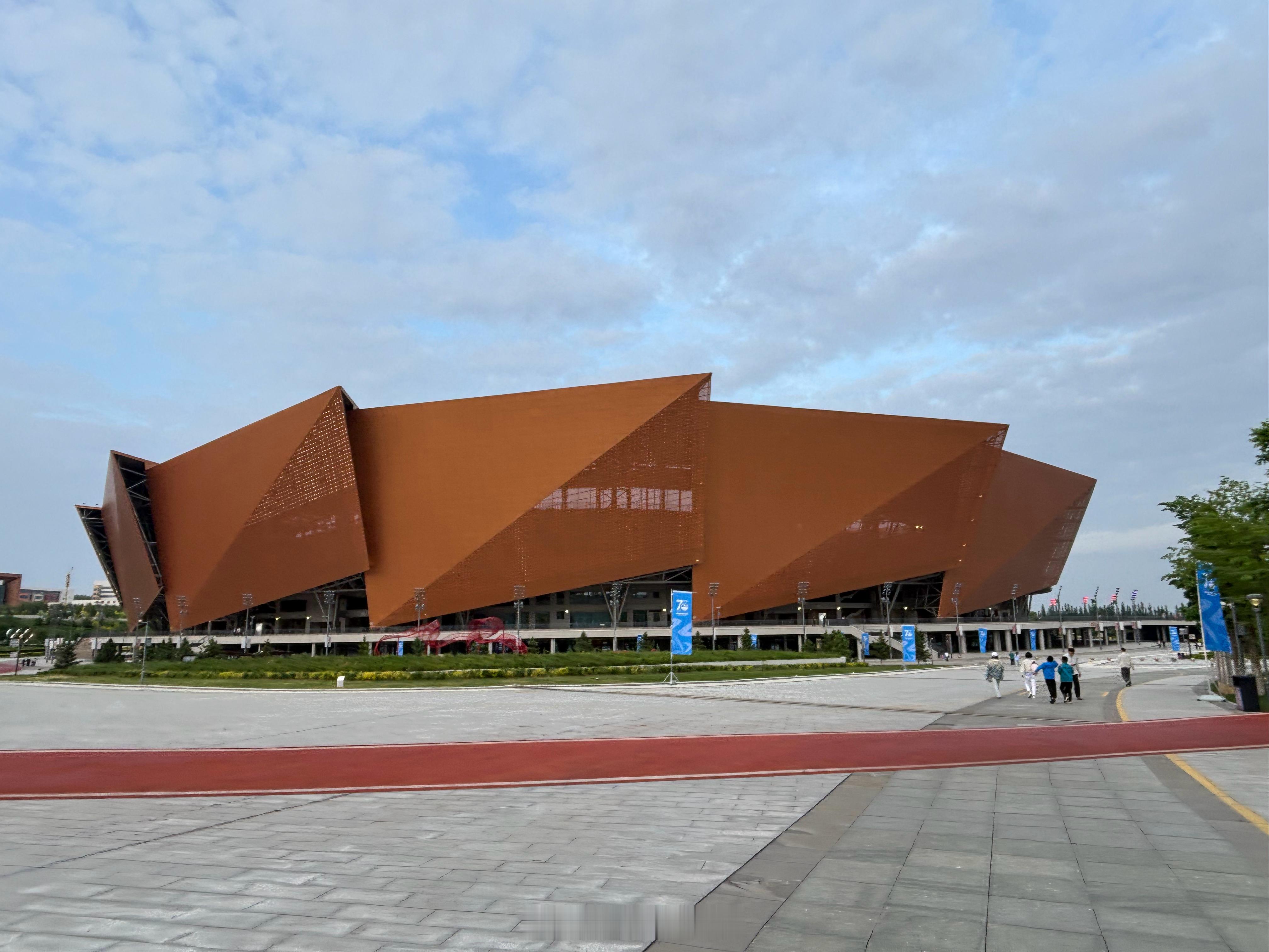 打卡新球场 榆林·榆林市体育中心体育场
