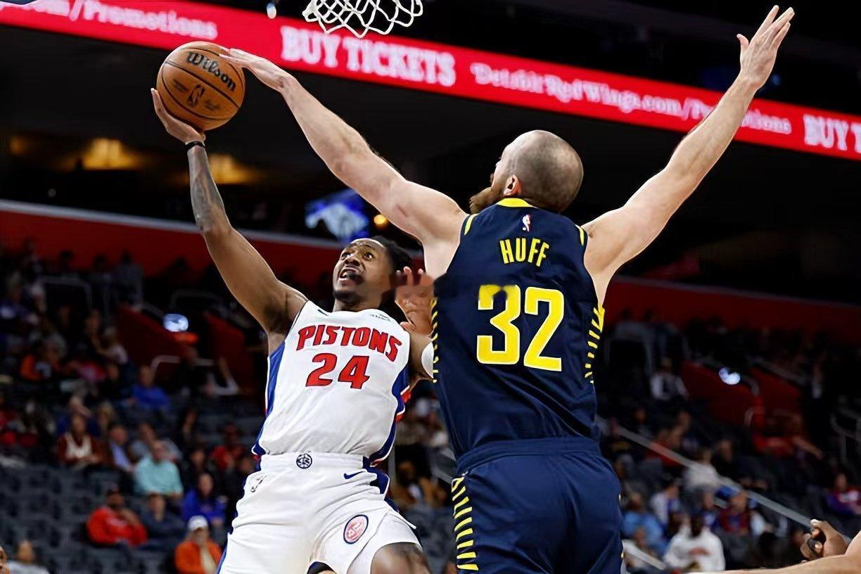 活塞后场新星丹尼斯-詹金斯在最近4场比赛中的数据分别是24分8篮板3助攻4抢断、