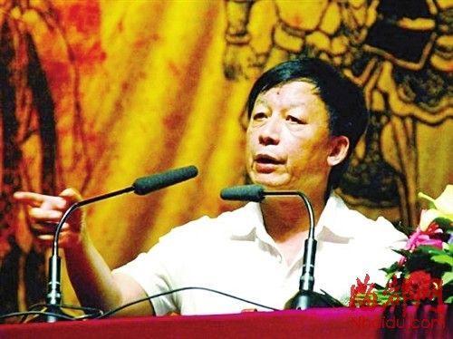 易中天以才情释文史，以通俗通古今
 
    在互联网看到消息，4月6日，厦门大