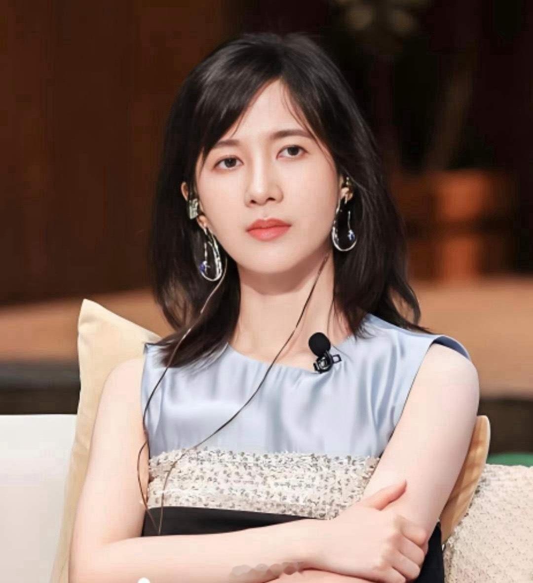 终于搞明白了，为什么papi酱身上总有一种不耐烦，厌世，阴郁的气质？原来全部来自