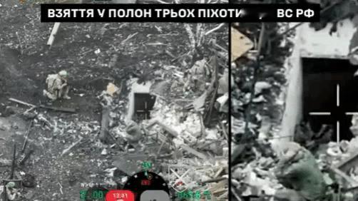 在波克罗夫斯克，乌军士兵逐户进行排查，在1处地下室发现动静，随后里面的3名俄军士