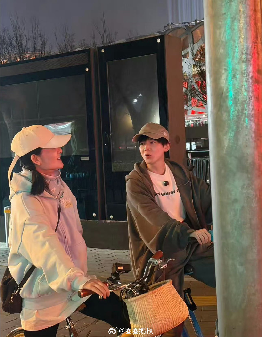 谢娜沈凌百变二侠固定节目谢娜沈凌百变二侠固定仪式感谢娜沈凌百变二侠固定节目，一起