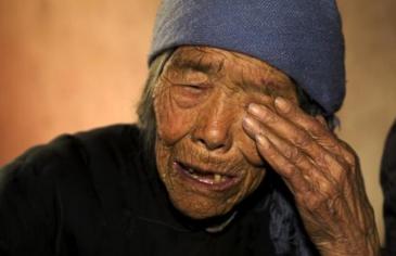 二战时，日军给女性强行注射“606药剂”，注射完，士兵就露出了邪恶的笑容，“60