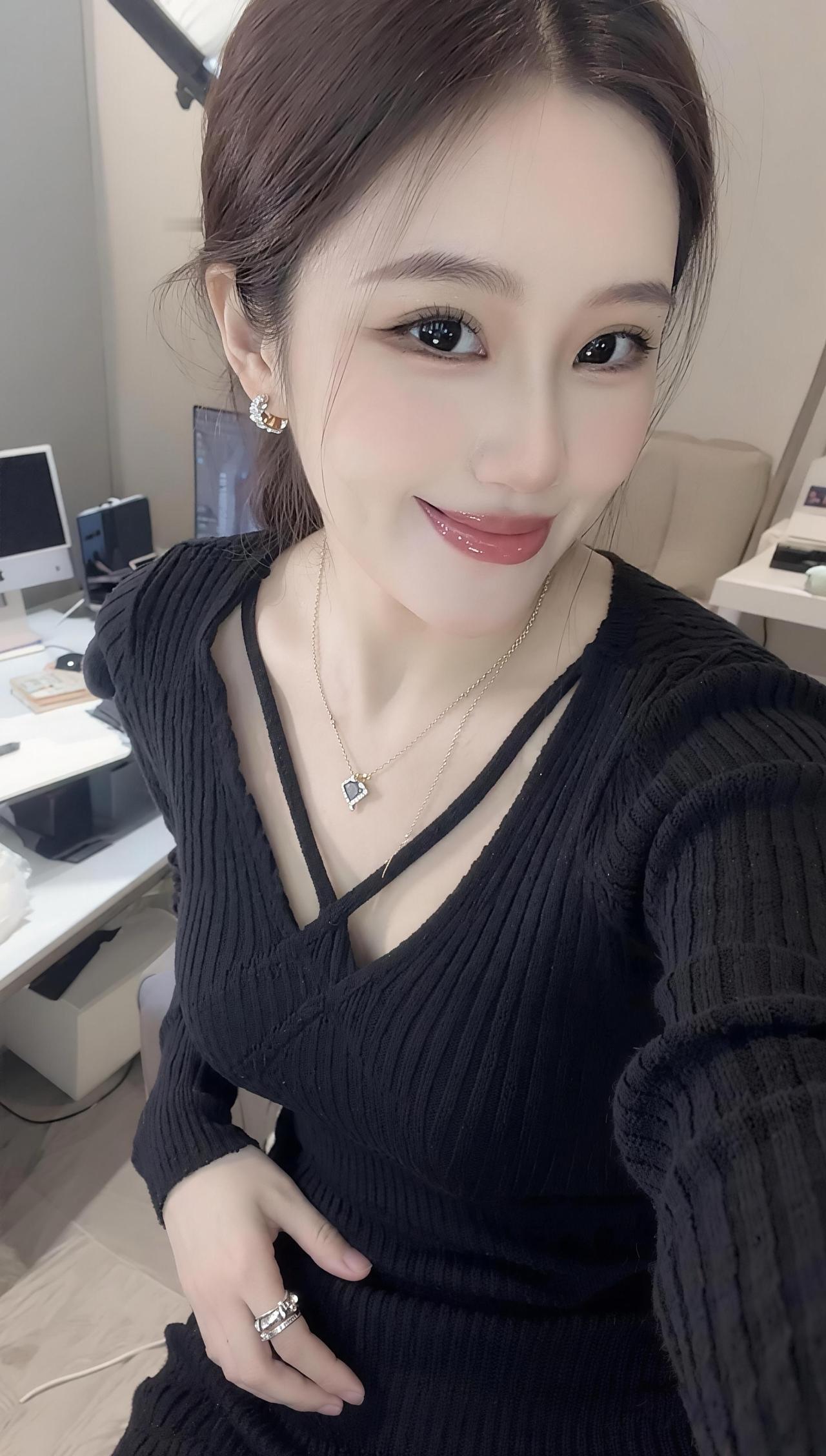 没人能定义你的上限，除了你自己；别把世界让给你讨厌的人。