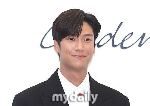 申惠善那部melo男主罗人友……心嘎嘣一下子碎了💔💔他资源也是爆炸好啊！！！