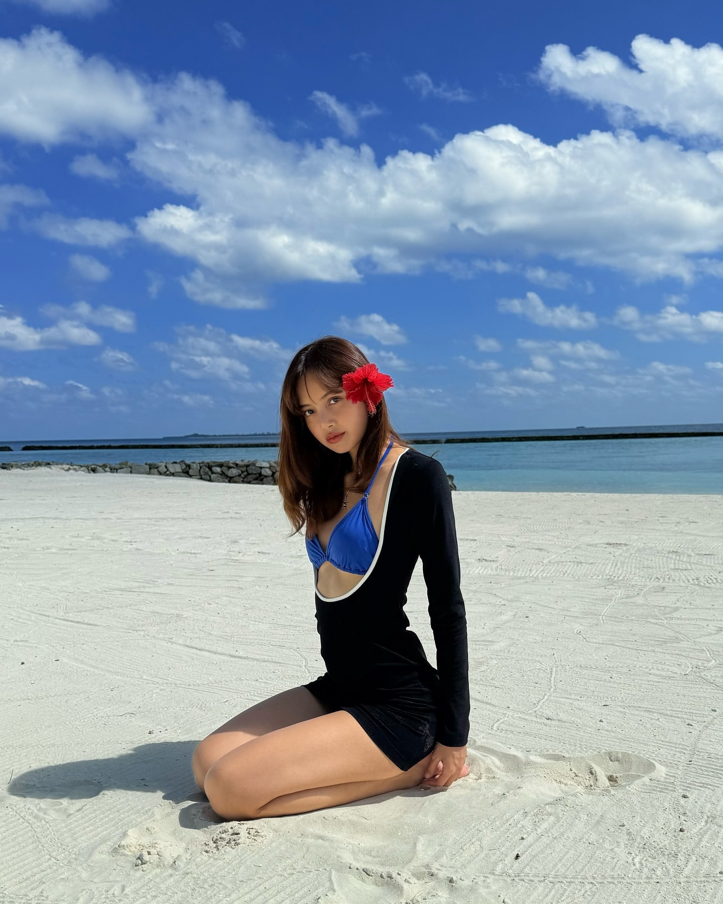 Lisa ins更新☀️🌴🌊 