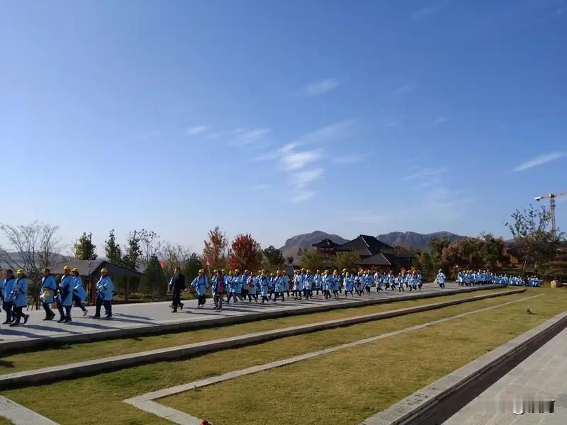北京红色场馆最近迎来了研学热潮，这股热潮就像一把火，点燃了大家对历史和新时代拼搏