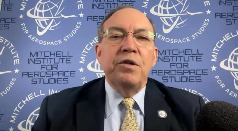 数字工程：加速国防能力

简介:
美国空军协会的米切尔航空航天研究所所长大卫·德