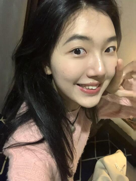 皮肤很好的样子✌️