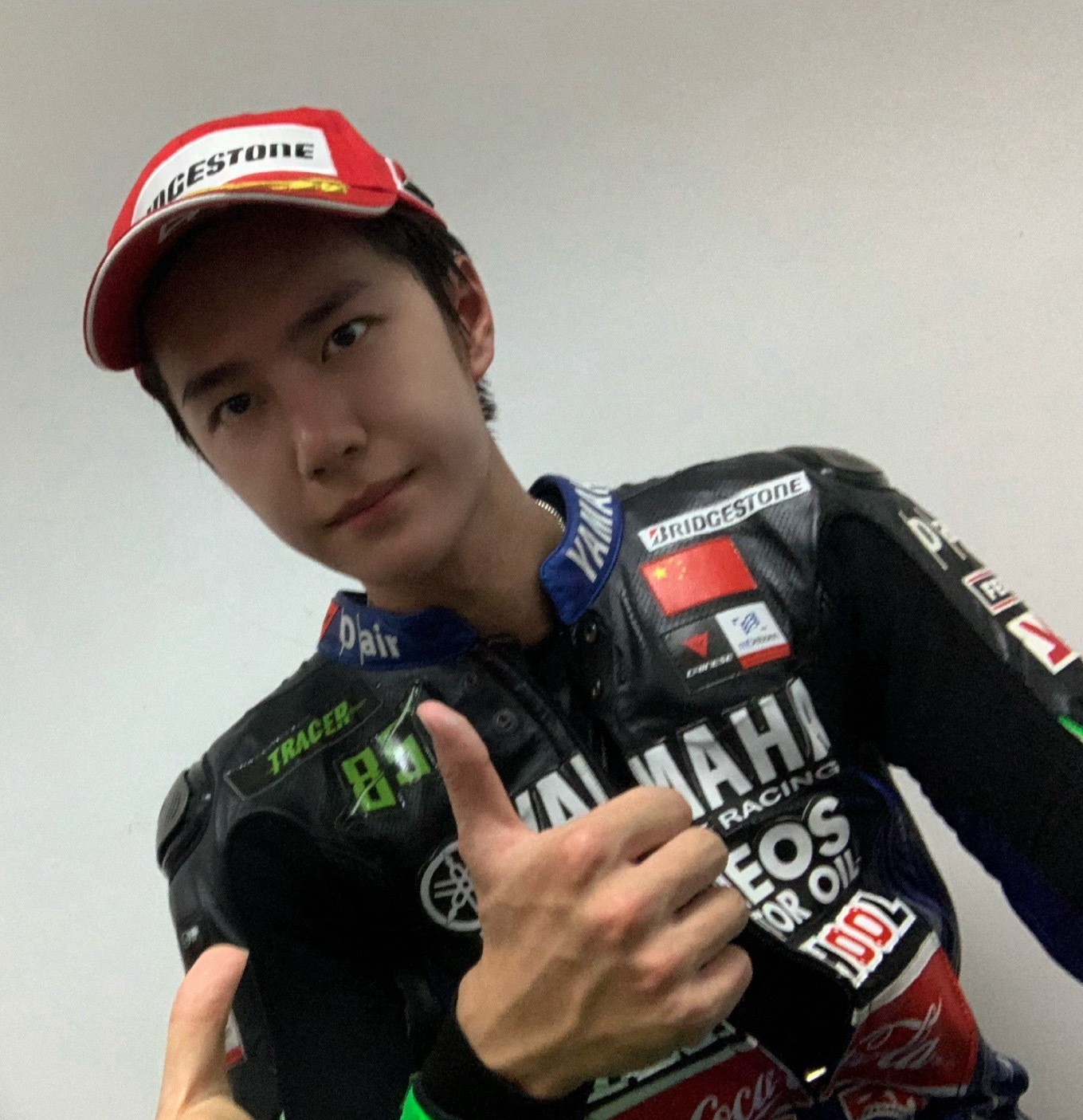 👍✌️👊 