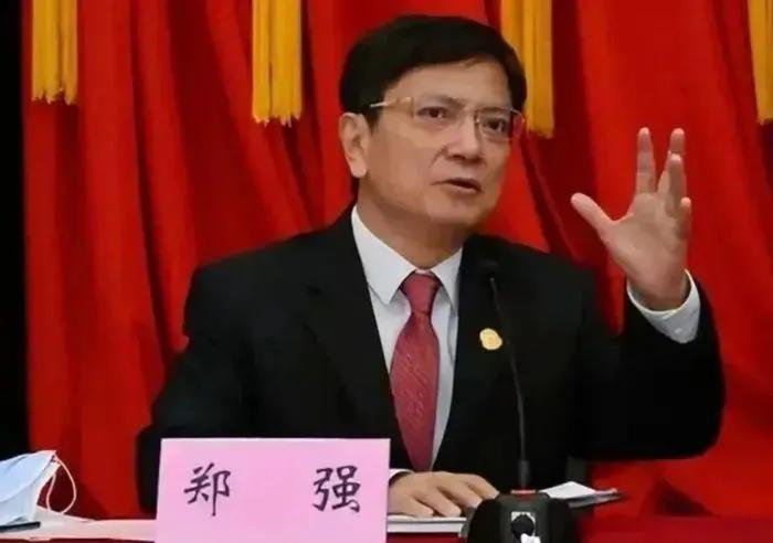 郑强被人“泼脏水”的这场闹剧，终于以当事人的严词否认，并坚决维权，而宣告终结！
