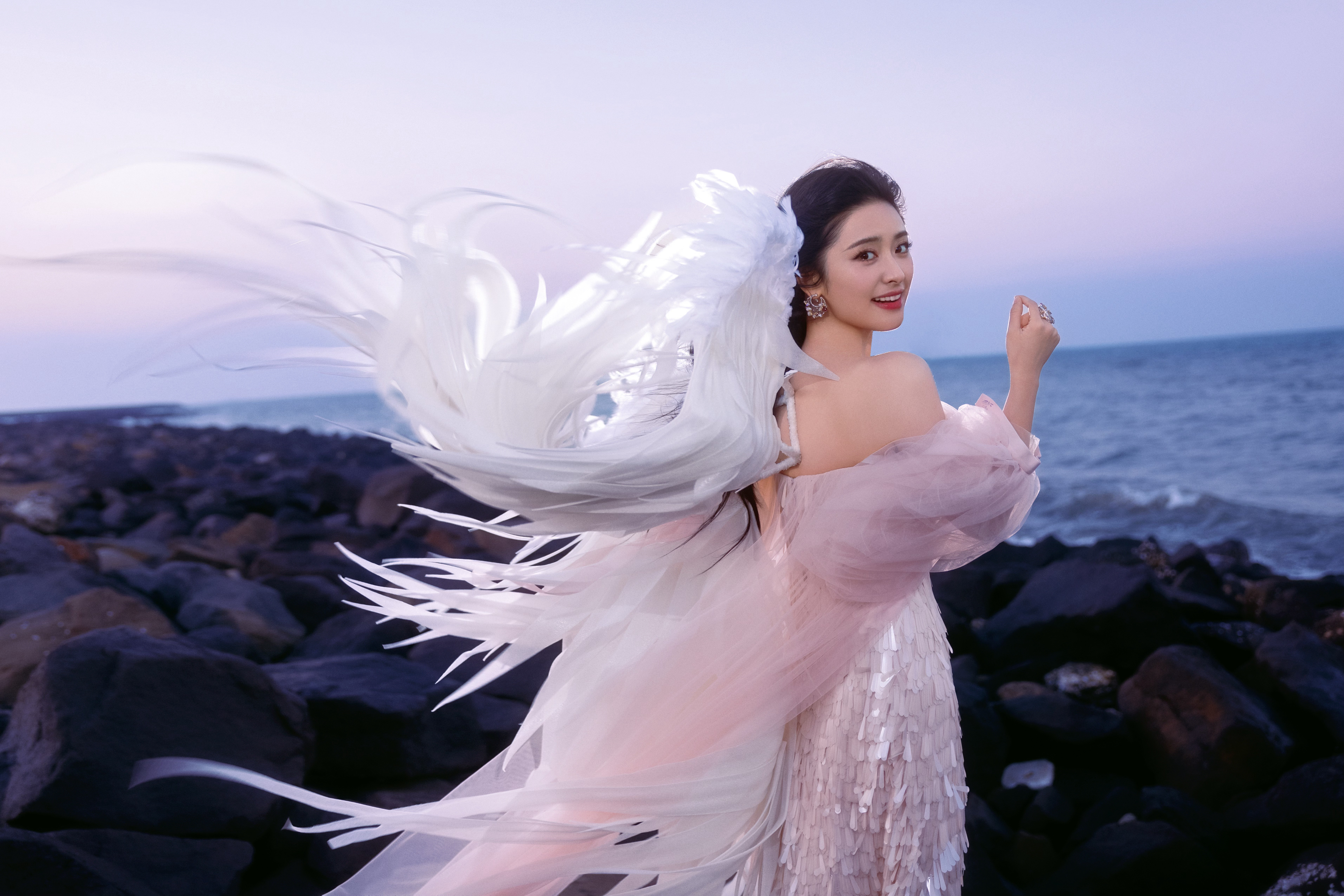 沈月湖南卫视跨年演唱会 美得很！