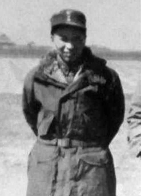 1942年，日军袭击八路军，未能得逞。司令员韩钧却气道：“用3个团，把他们全部干