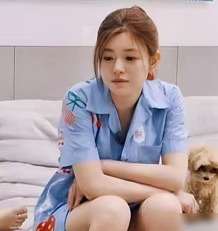 看完陈妍希家的纸巾盒，好像读懂了陈晓眼里的光为什么慢慢消失
 
在综艺《我家那闺