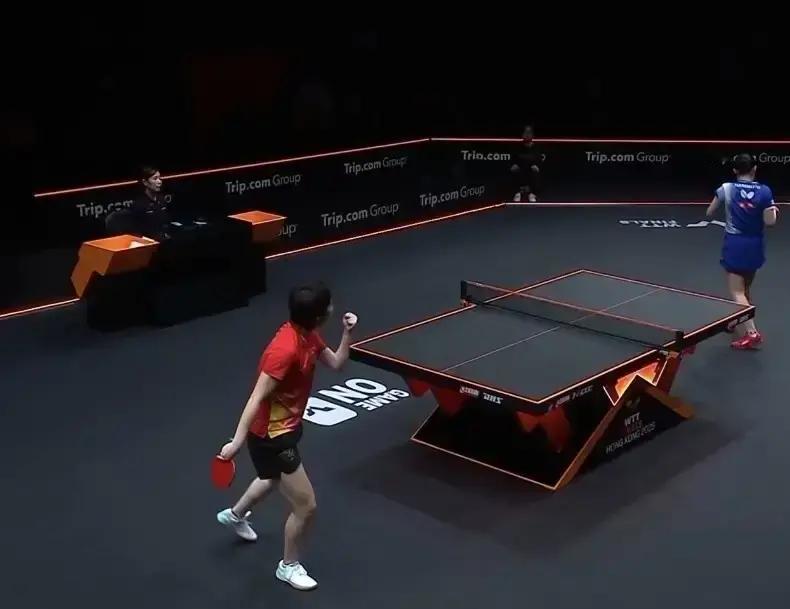 王曼昱决胜局最后两分，反手优势压箱底——任浩教练喊的“打长球”，藏着国乒最狠的战