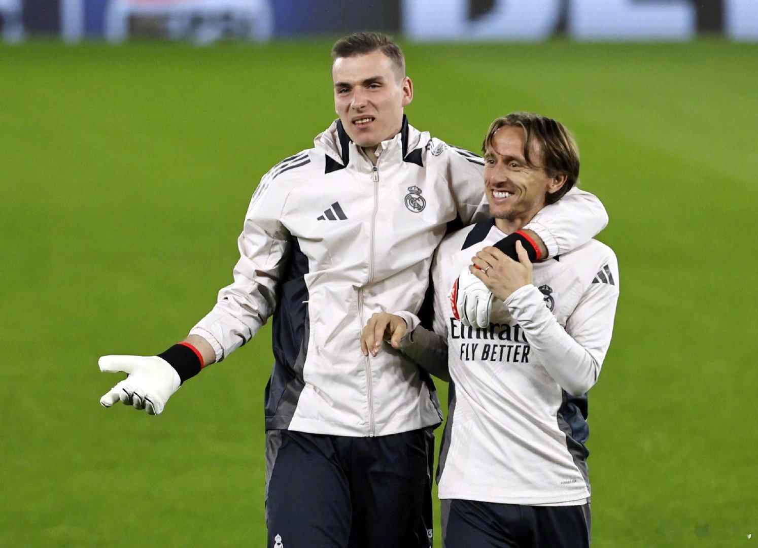 【迈尼昂的接班人】意大利媒体：米兰门将迈尼昂很可能不会续约，明年夏天合同到期离队