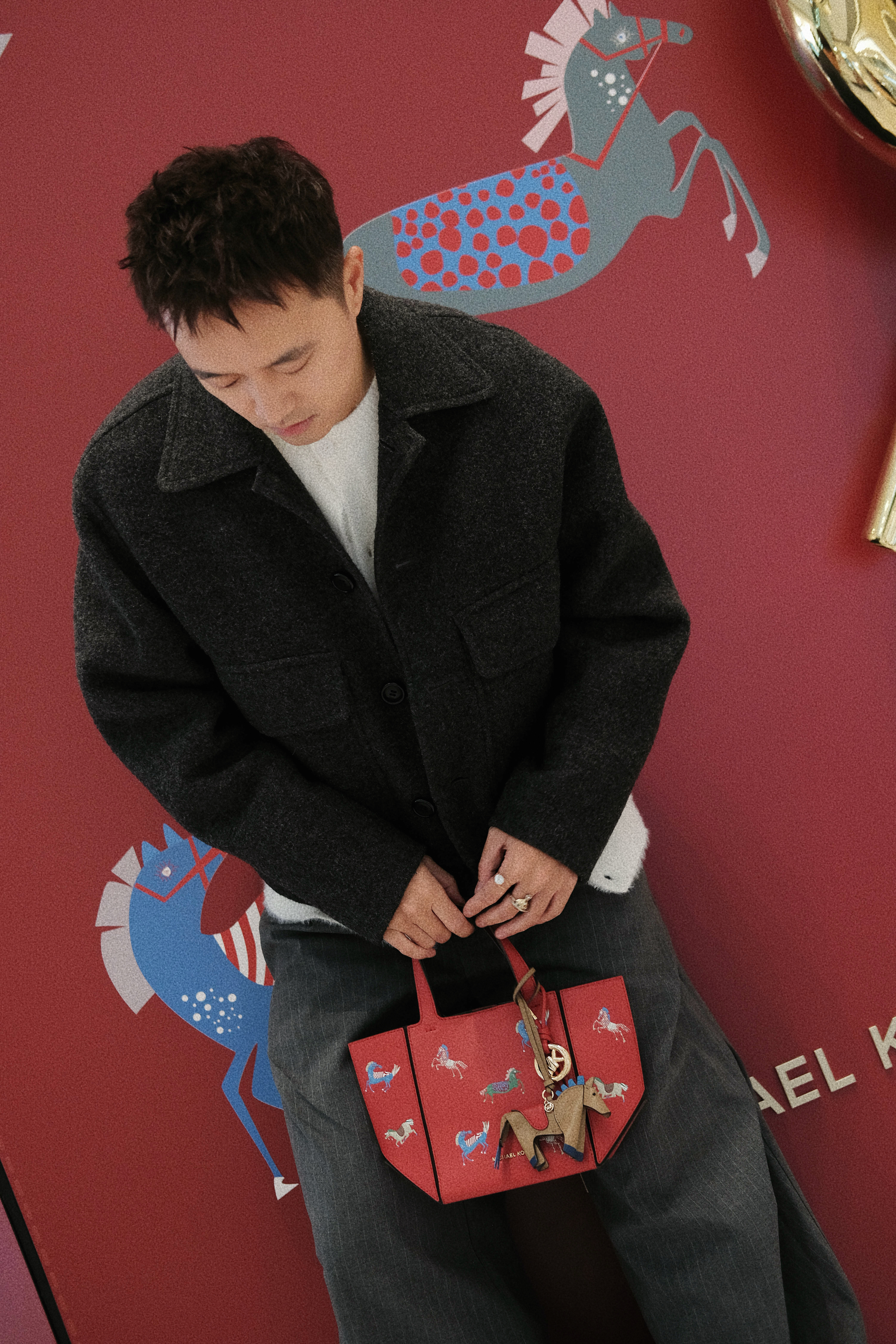 今天去逛了 MICHAEL KORS 成都 IFS 新年快闪空间，很有过年的气氛