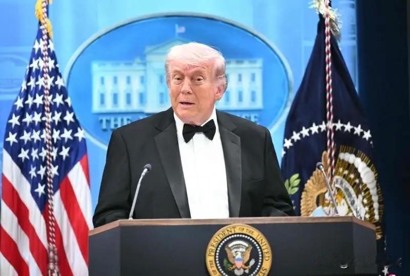特朗普访华前！白宫爆发争吵，美贸易代表：去这么多人，让中国小瞧咱

特朗普心腹戴
