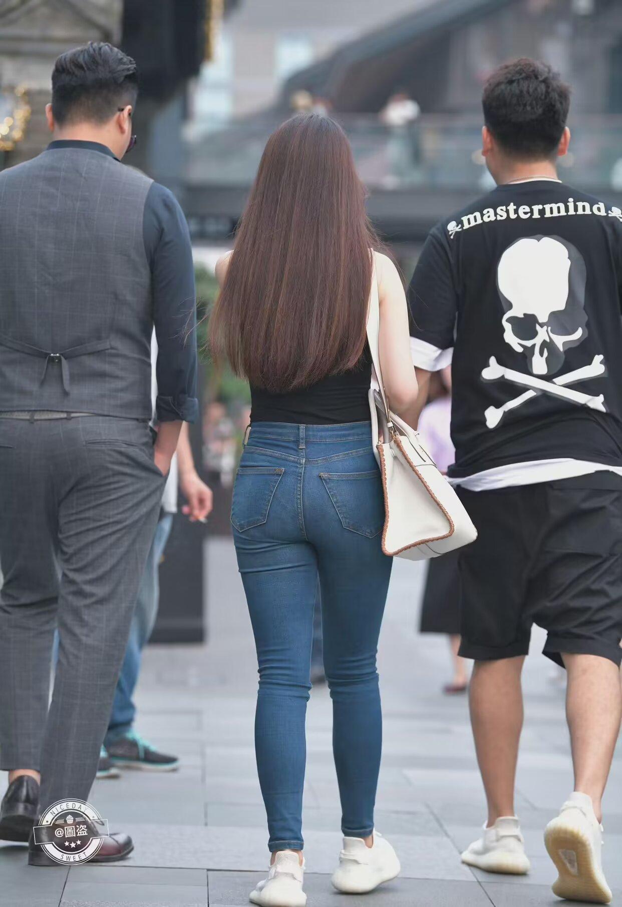 泰戈尔： “让人疲惫的，不是远方的高山，而是鞋里的一粒沙。”