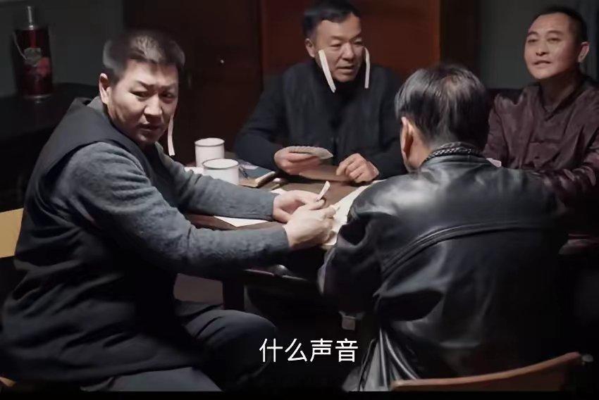 能发几百万工资的大厂，厂门口居然没个传达室，也没有门卫，什么人都能进去，死的人里