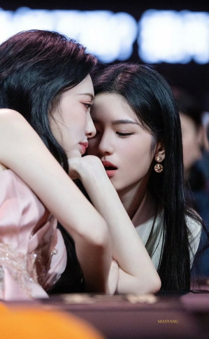 孟子义包场周也新剧你好1983 暖心应援上线！孟子义包场支持周也新作品，好姐妹就